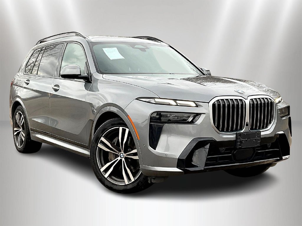 Used 2024 BMW X7 xDrive40i w/ M Sport Package AWD/4WD image 3