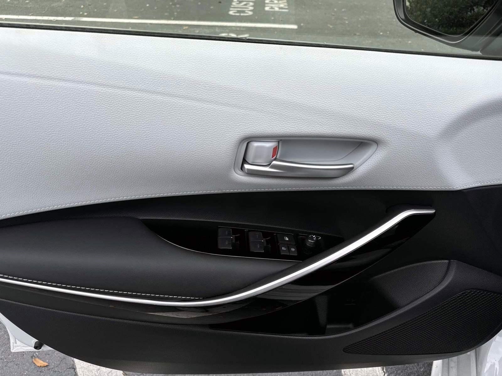 Used 2025 Toyota Corolla XSE image 7