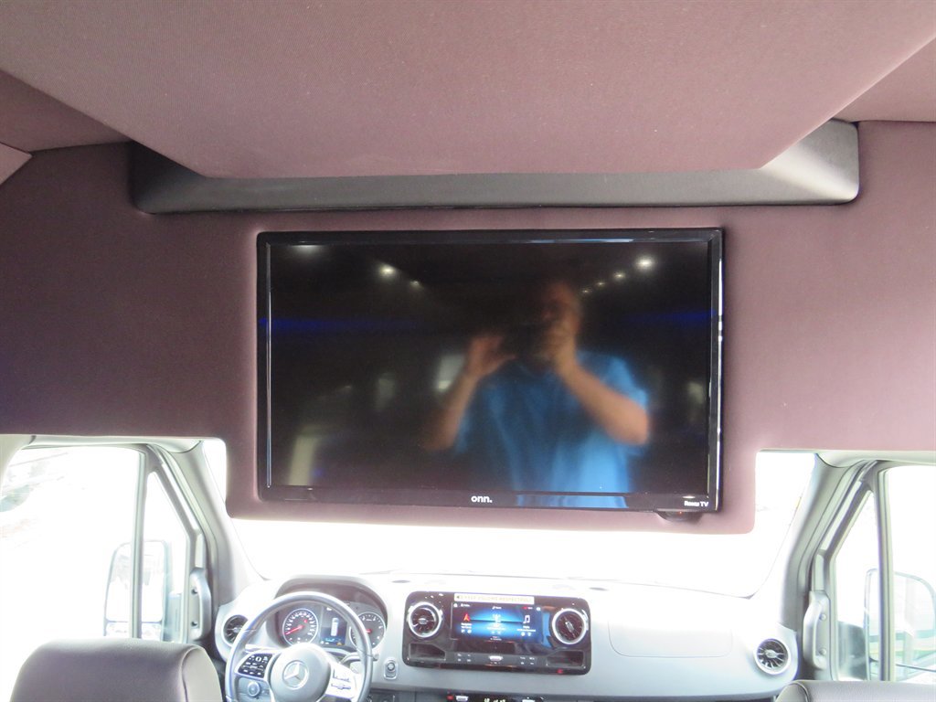 Used 2022 Mercedes-Benz Sprinter 4500 image 29