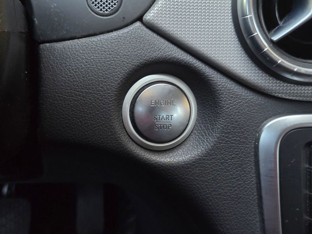Used 2018 Mercedes-Benz CLA 250 image 25