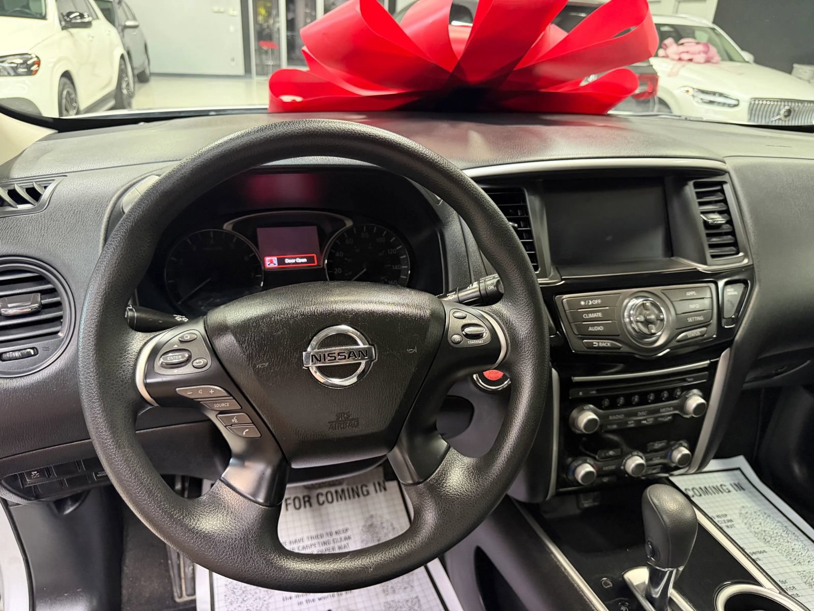 Used 2020 Nissan Pathfinder S AWD/4WD image 41