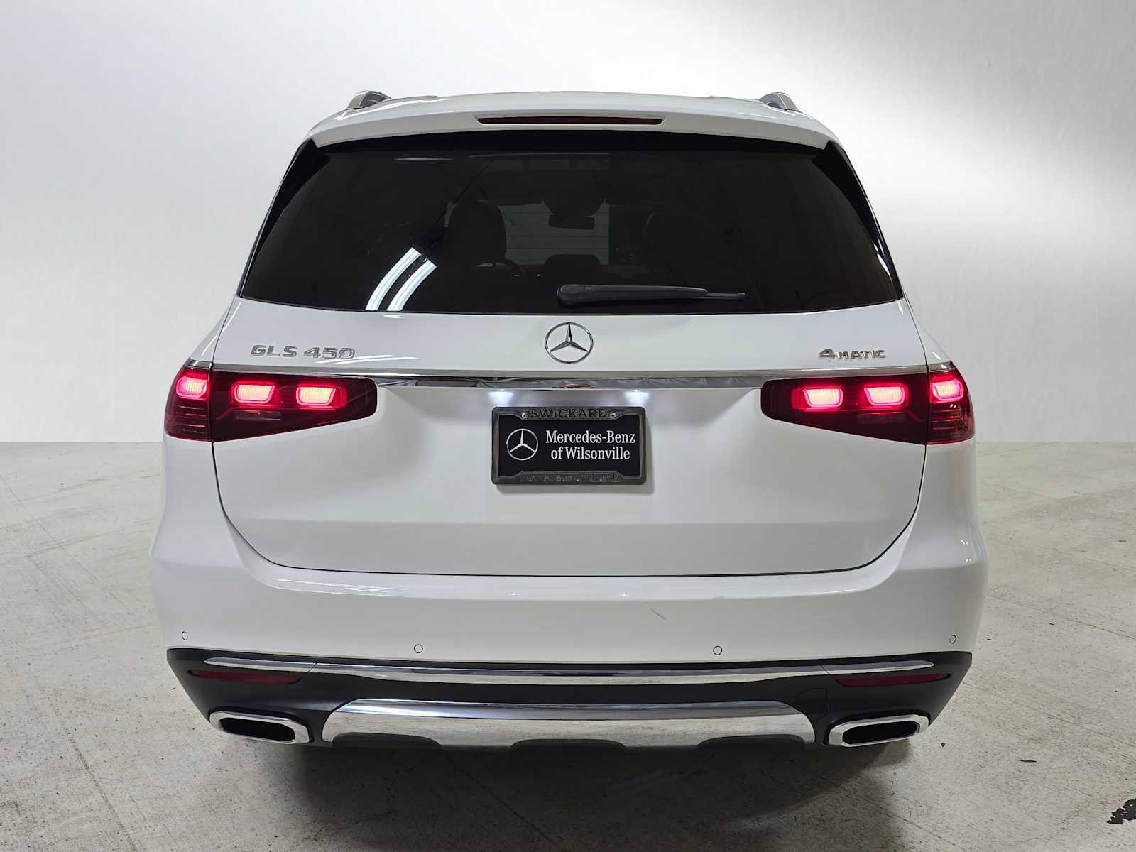 Used 2024 Mercedes-Benz GLS 450 4MATIC image 4
