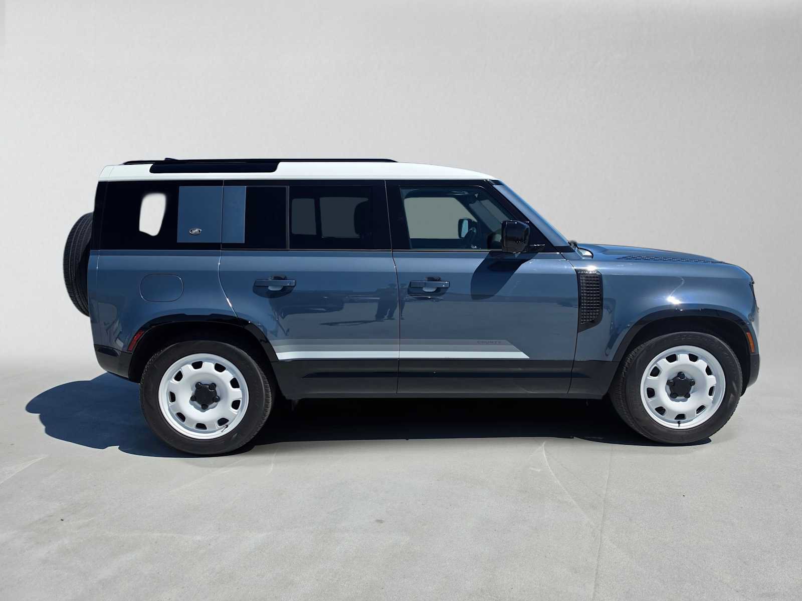 Used 2024 Land Rover Defender 110 S AWD/4WD image 6