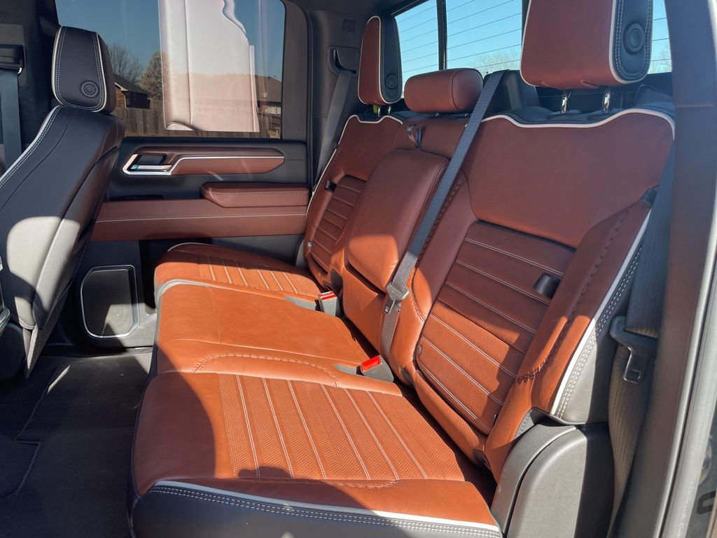 Used 2025 GMC Sierra 2500 Denali Ultimate w/ Max Trailering Package image 9