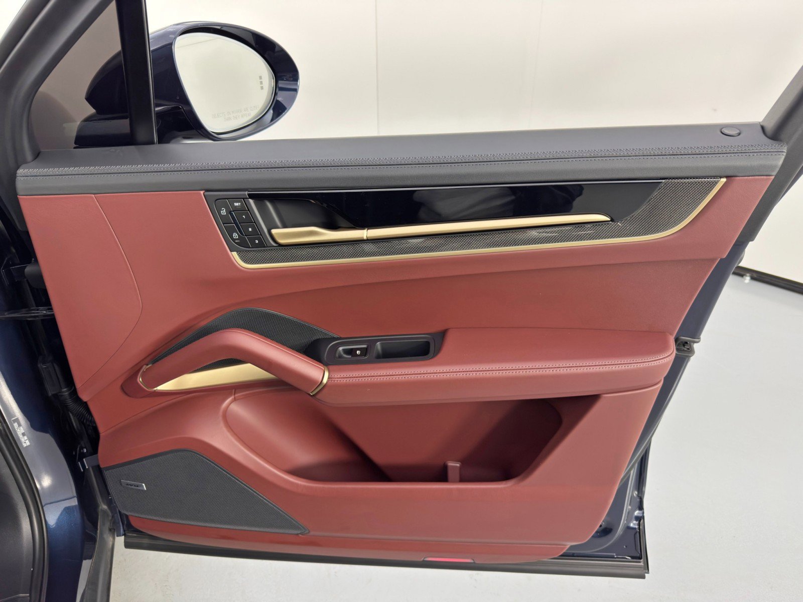 Used 2025 Porsche Cayenne Turbo image 50