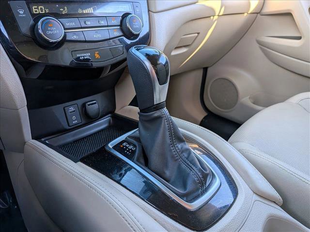 Used 2017 Nissan Rogue SL w/ SL Premium Package image 11