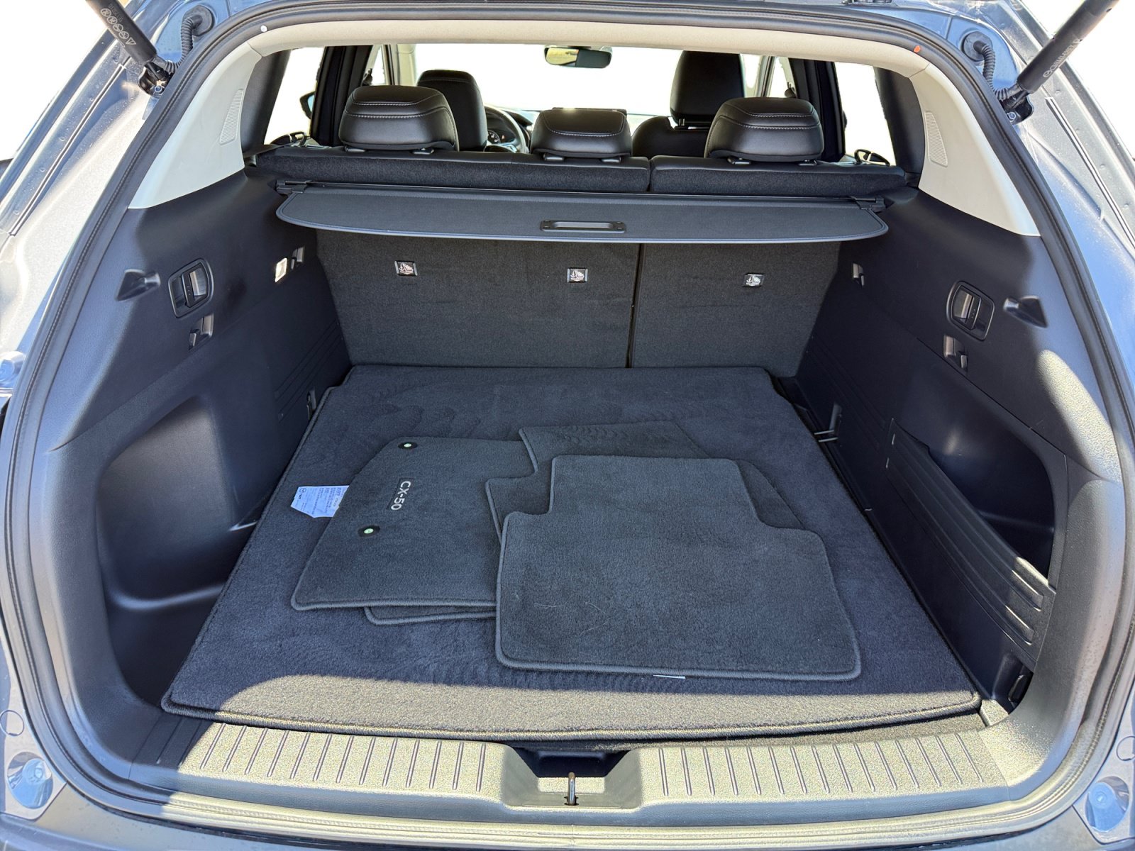 Certified 2025 MAZDA CX-50 AWD 2.5 Hybrid w/ Premium Pkg image 17