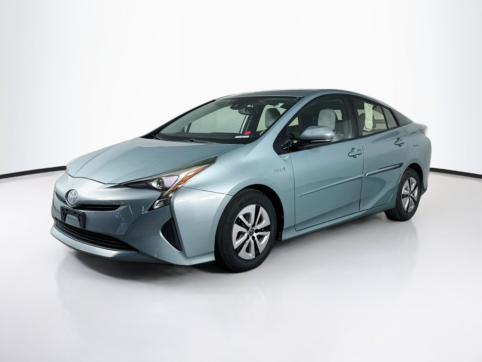 Used 2017 Toyota Prius Four FWD image 4