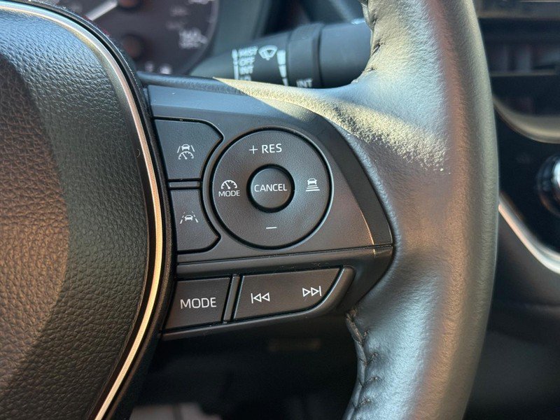 Used 2024 Toyota Corolla SE w/ SE Convenience Package FWD image 21