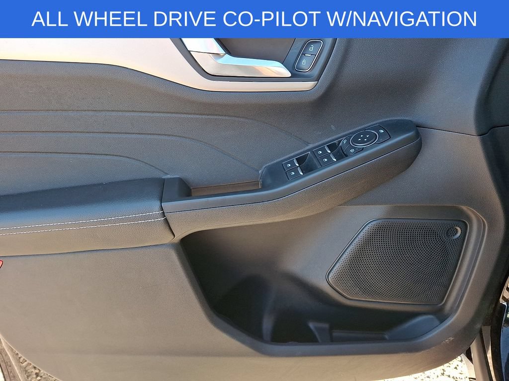 Used 2022 Ford Escape SEL AWD/4WD image 12