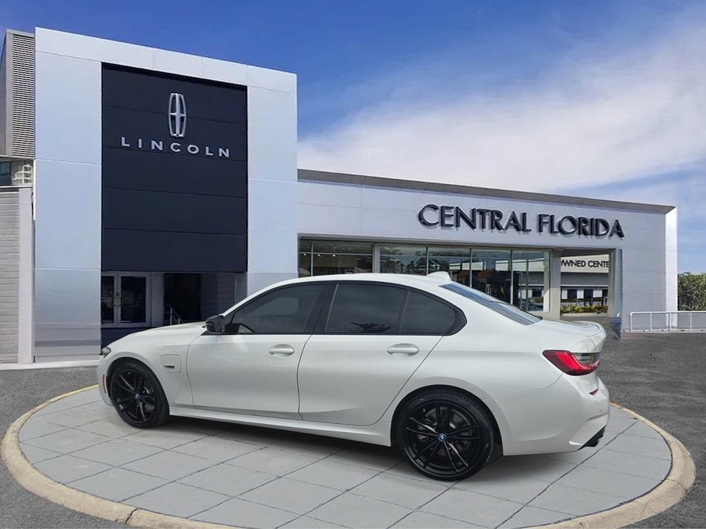 Used 2022 BMW 330e xDrive w/ M Sport Package AWD/4WD image 8