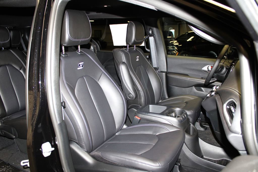 New 2026 Chrysler Pacifica Select image 27