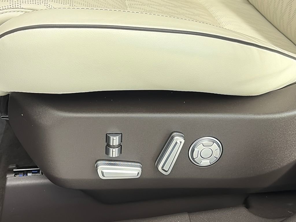 Used 2024 Lincoln Nautilus Black Label image 28