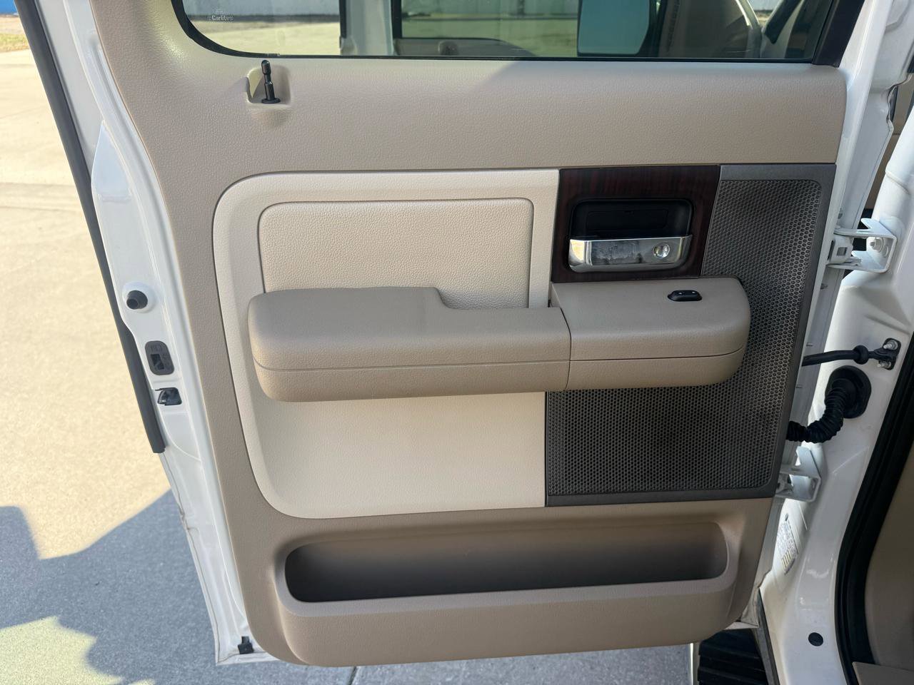 Used 2006 Lincoln Mark LT 4x4 image 17