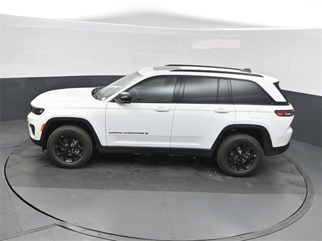 New 2025 Jeep Grand Cherokee Laredo image 34
