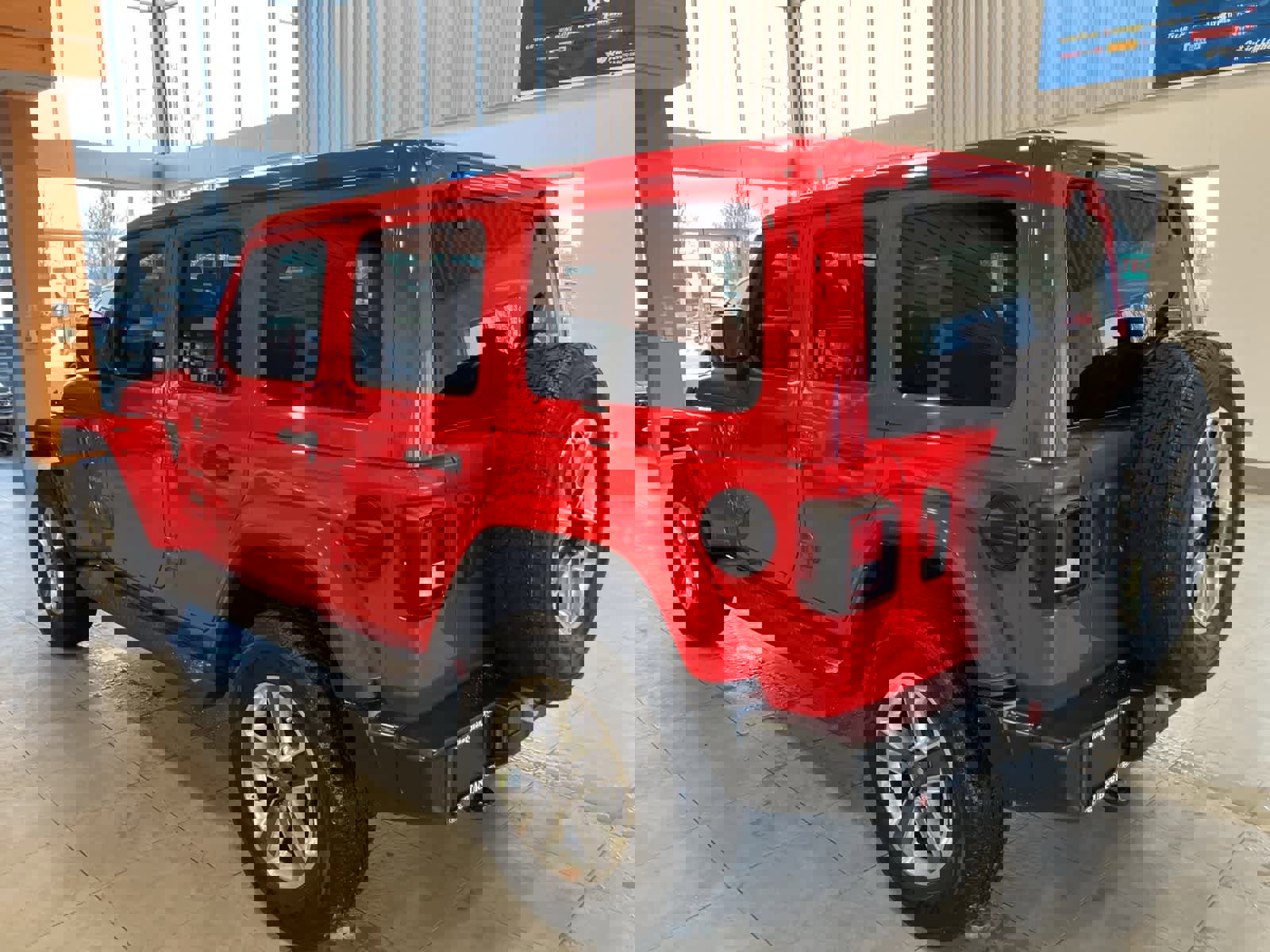 Used 2021 Jeep Wrangler Unlimited Sahara w/ Uconnect 4C Nav & Sound Group image 7