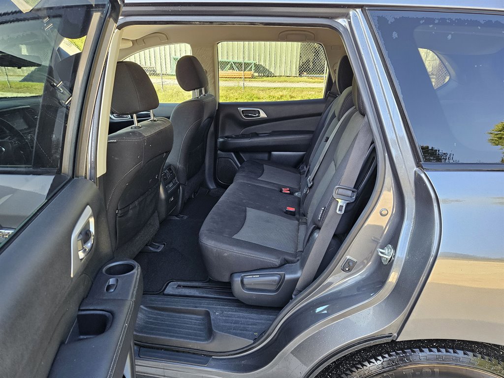 Used 2019 Nissan Pathfinder S image 7