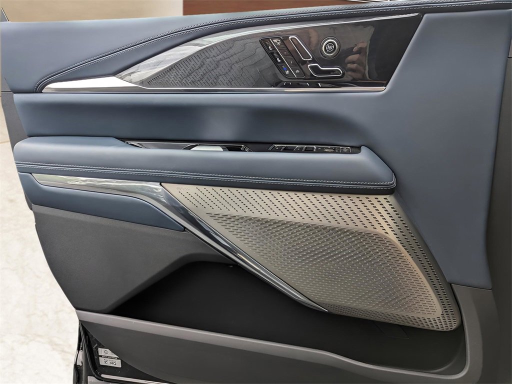 New 2025 Cadillac Escalade IQ Luxury 2 image 12