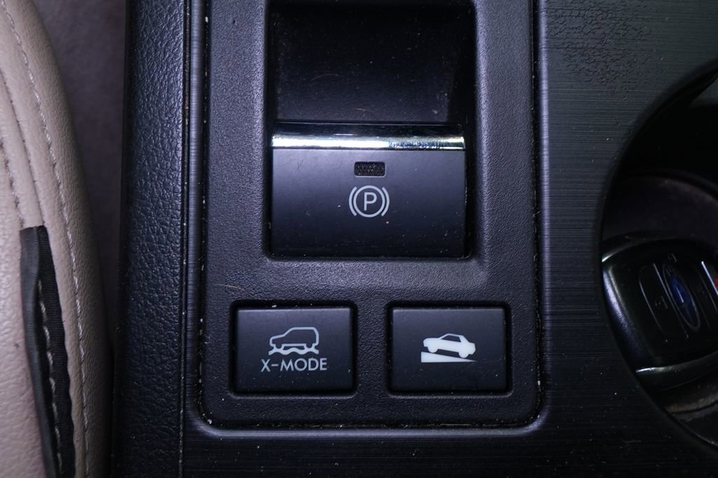 Used 2015 Subaru Outback 2.5i Limited AWD/4WD image 38