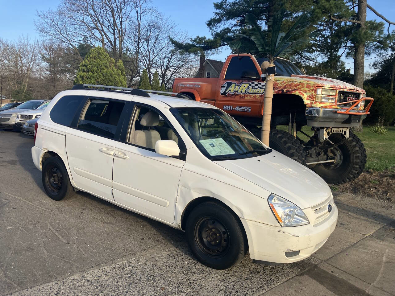 Used 2008 Kia Sedona w/ Convenience Pkg image 2