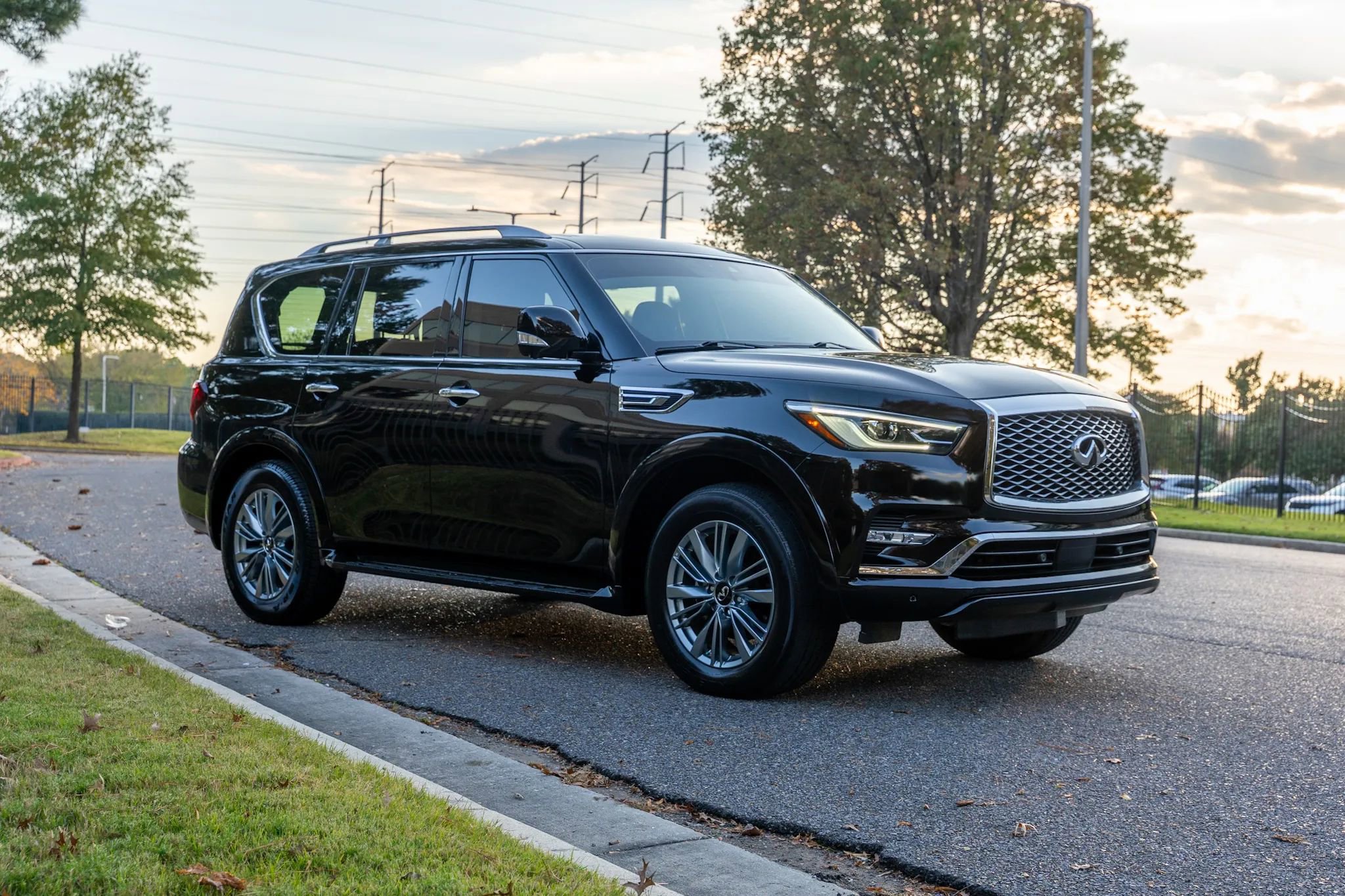 Used 2021 INFINITI QX80 Luxe w/ Cargo Package image 5