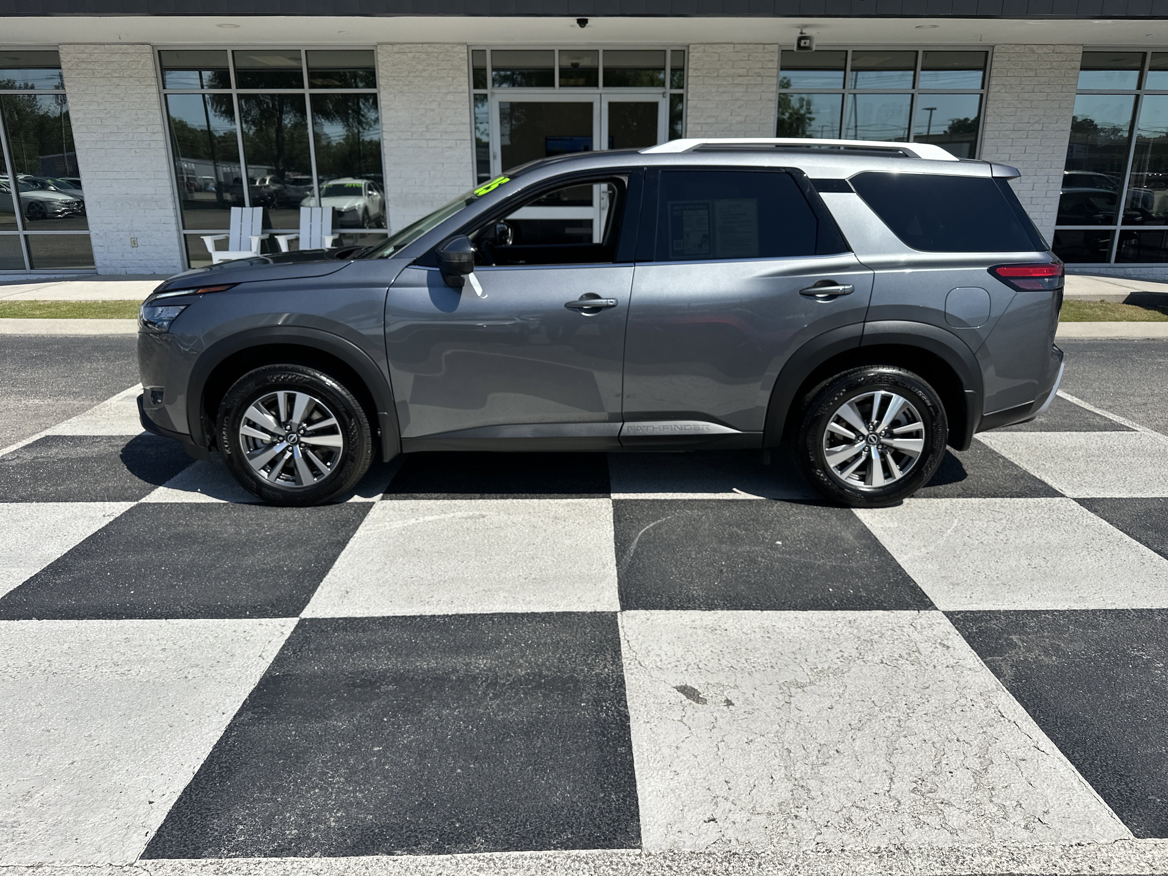 Used 2025 Nissan Pathfinder SL w/ Black Appearance Package