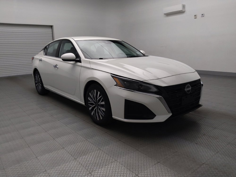 Used 2023 Nissan Altima 2.5 SV image 13