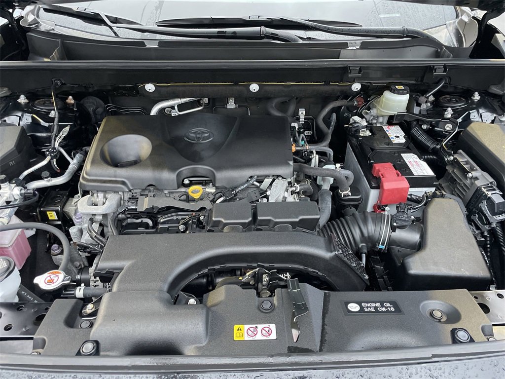 Used 2021 Toyota RAV4 XLE Premium image 15