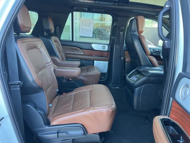 Used 2024 Lincoln Navigator L Reserve image 19