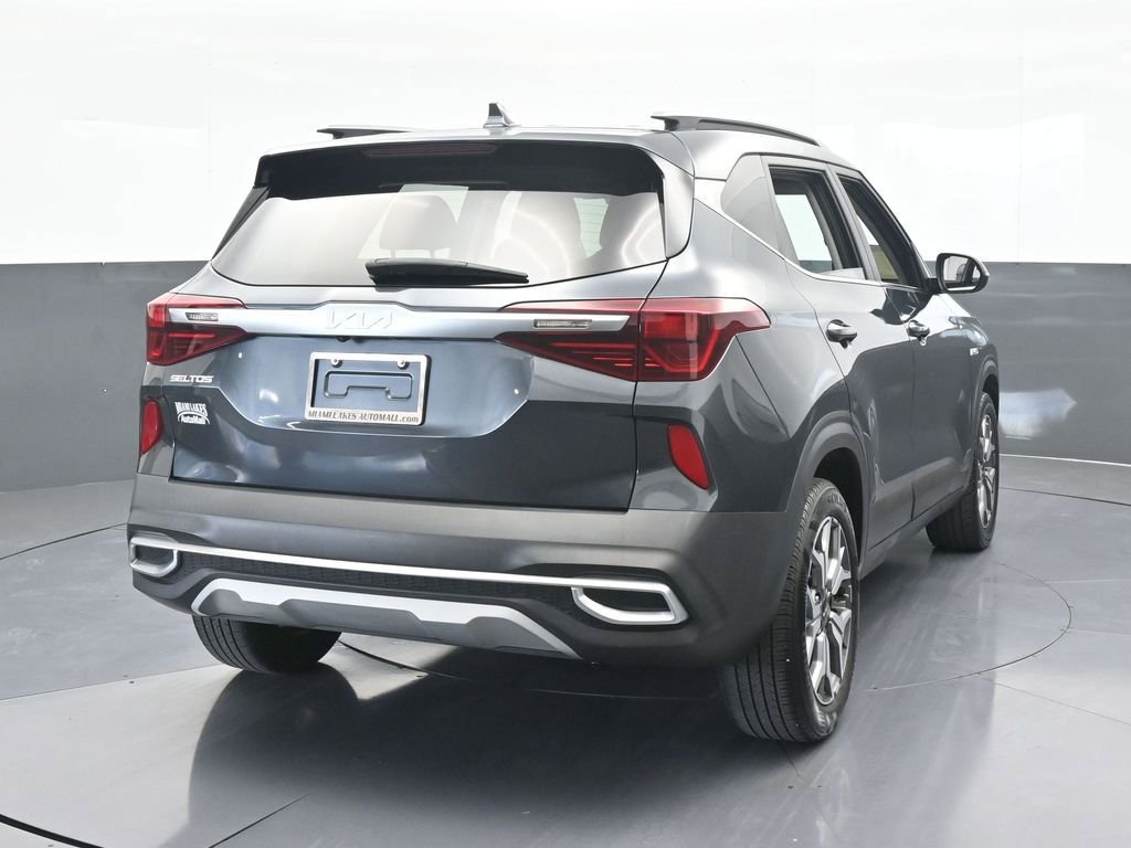 Used 2022 Kia Seltos EX image 5