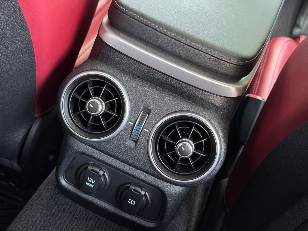 Used 2018 Kia Stinger GT2 AWD/4WD image 38