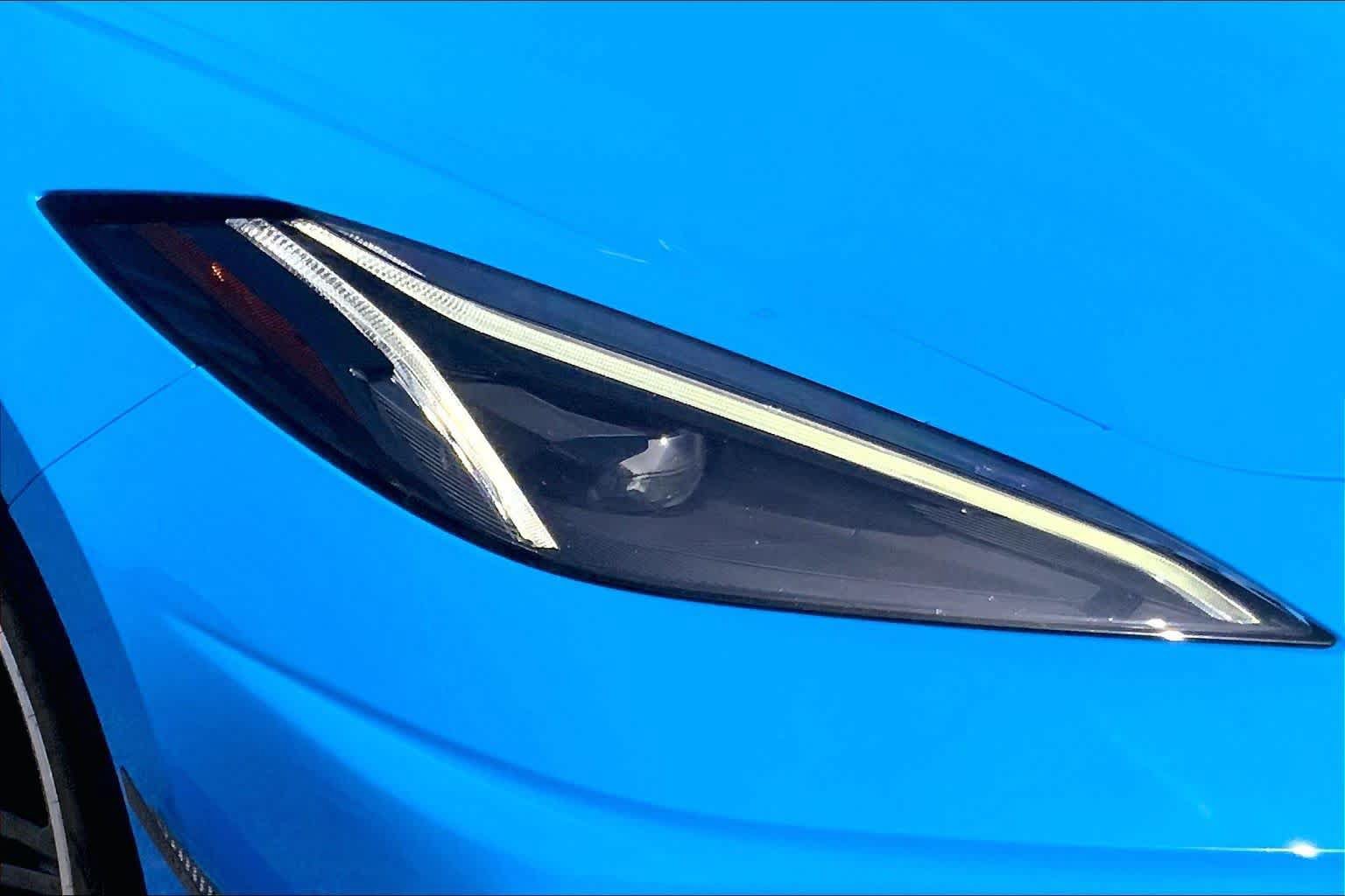 Used 2022 Chevrolet Corvette Stingray Premium Conv w/ Z51 Performance Package RWD image 22