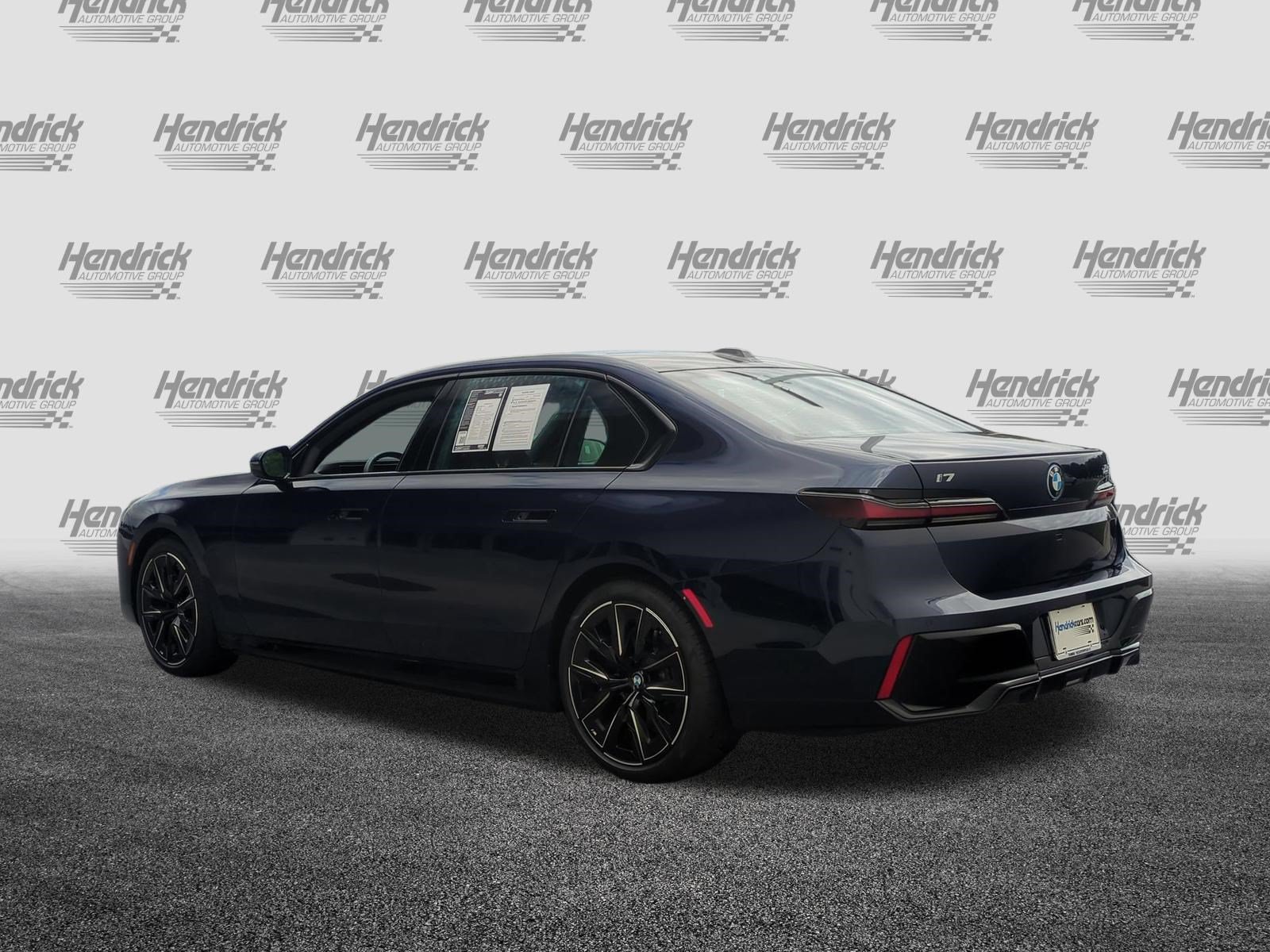 Used 2024 BMW i7 xDrive60 w/ Executive Package AWD/4WD image 8