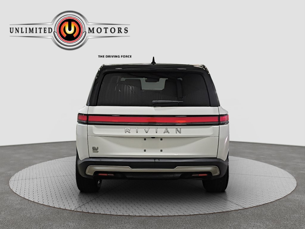 Used 2025 Rivian R1S Adventure Dual AWD/4WD image 32