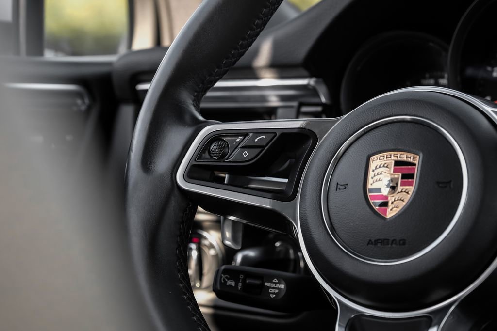 Used 2020 Porsche Macan AWD/4WD image 16
