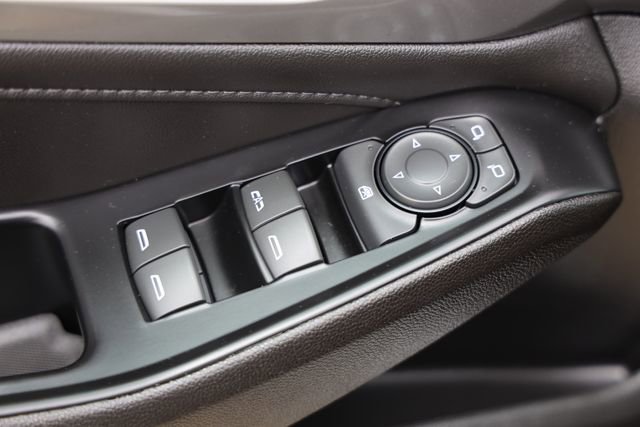 Used 2023 Chevrolet Traverse LT FWD image 16
