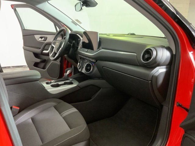 Used 2025 Chevrolet Blazer LT image 27