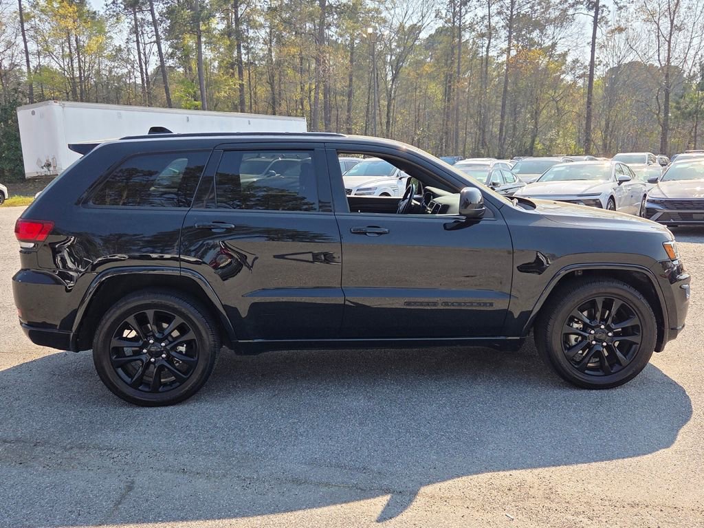 Used 2021 Jeep Grand Cherokee Laredo X image 14