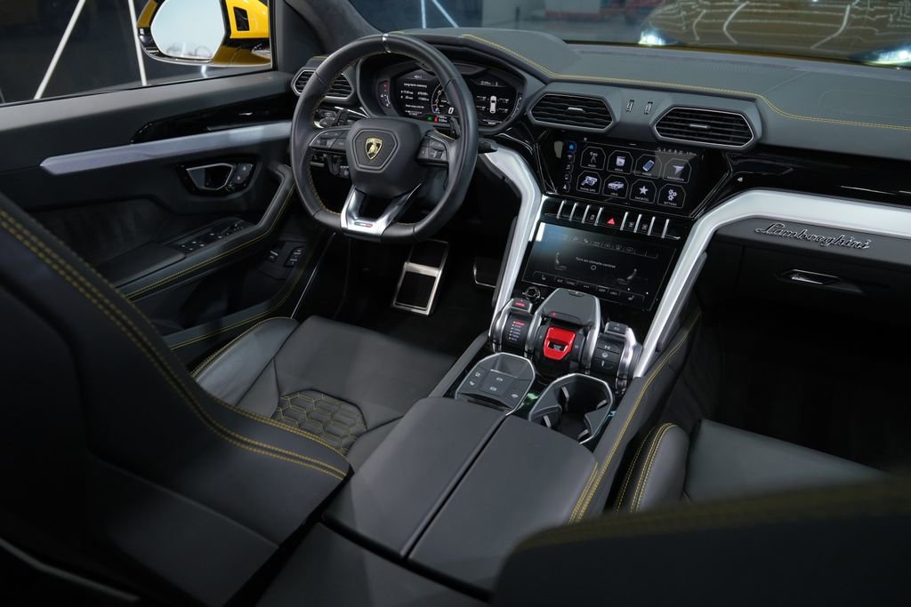 Used 2022 Lamborghini Urus image 63