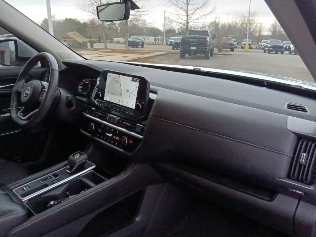 Used 2025 Nissan Pathfinder SL w/ SL Premium Package image 33
