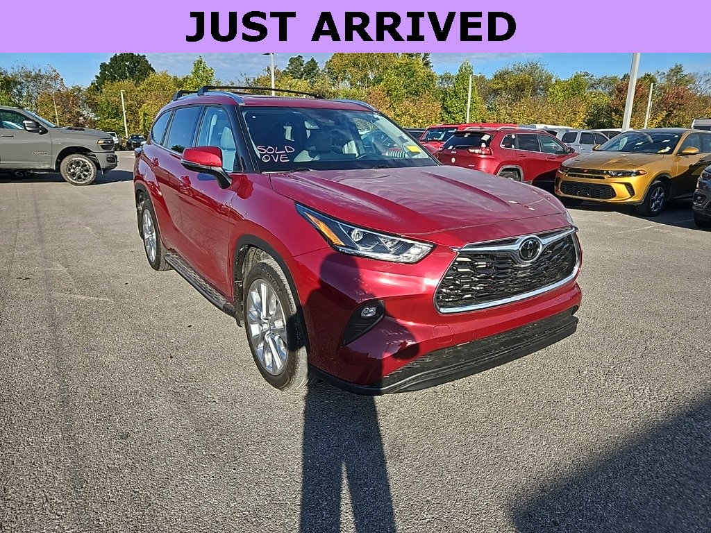 Used 2023 Toyota Highlander Limited