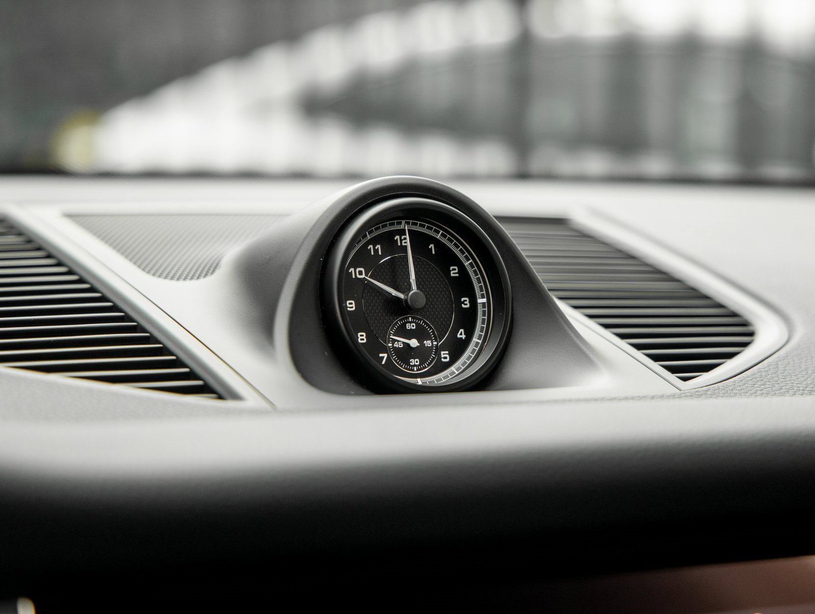 Used 2025 Porsche Macan image 29