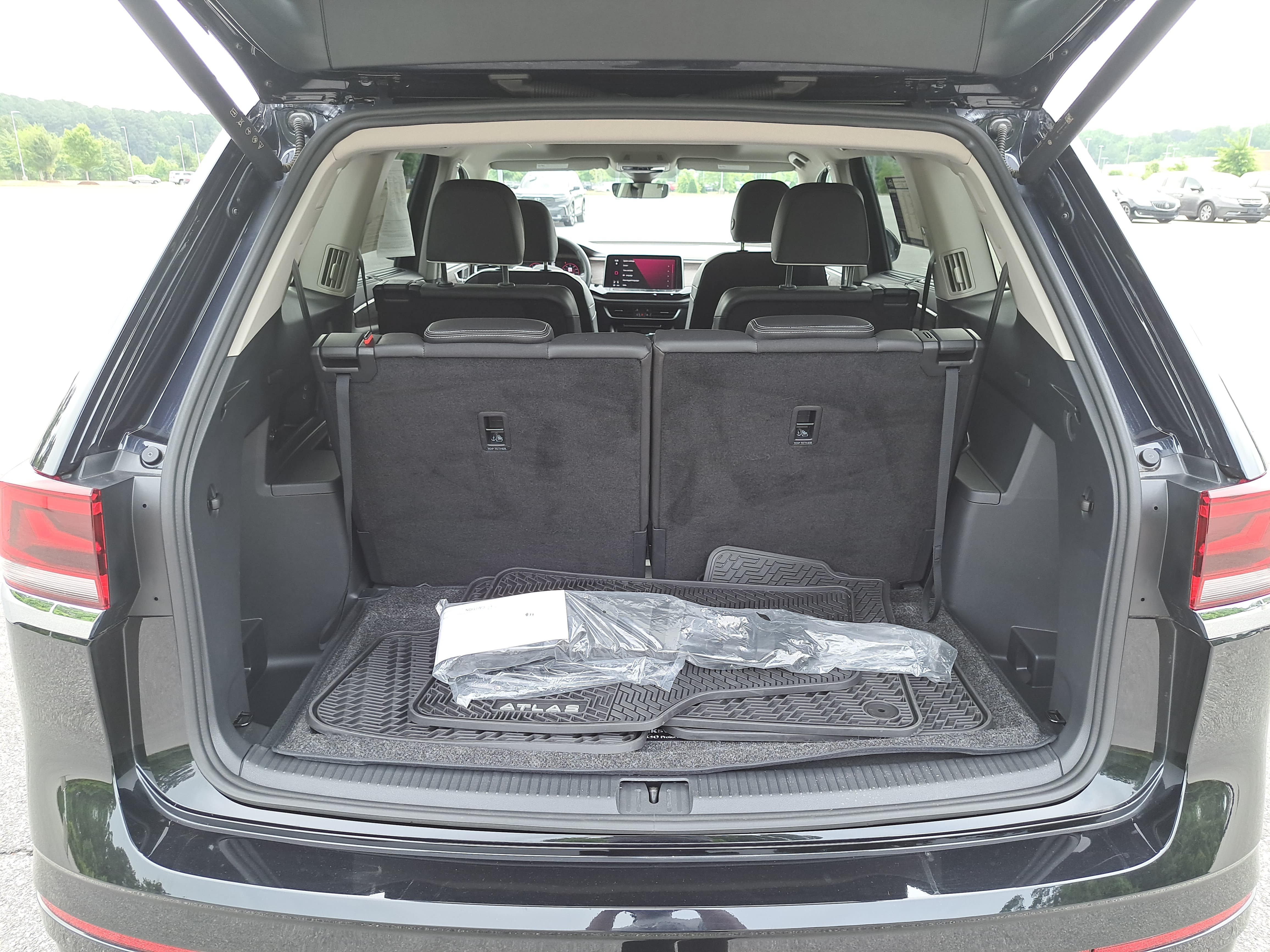 Certified 2026 Volkswagen Atlas SEL Premium R-Line AWD/4WD image 13