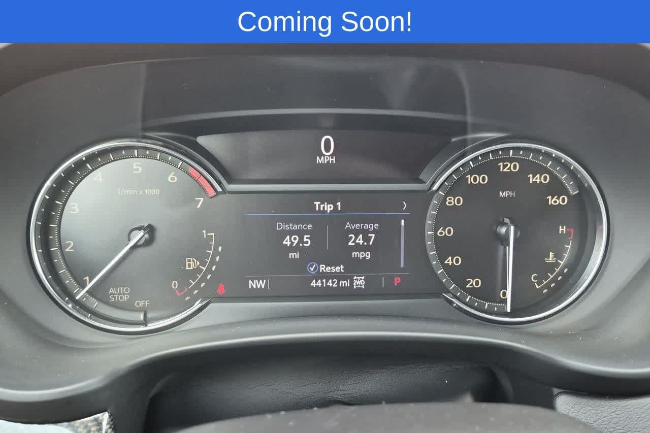 Used 2023 Cadillac XT4 Sport w/ Cold Weather Package AWD/4WD image 32