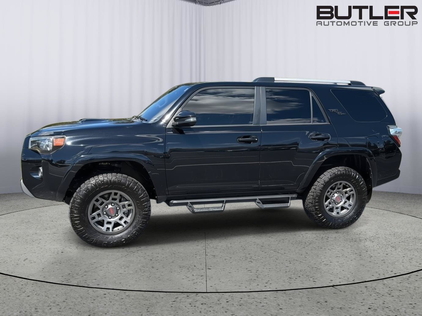 Used 2018 Toyota 4Runner TRD Off-Road Premium AWD/4WD image 3