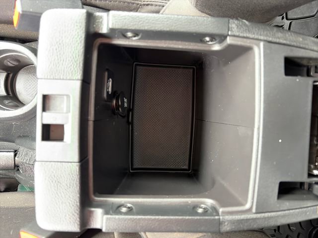 Used 2017 Jeep Wrangler Unlimited Willys image 30