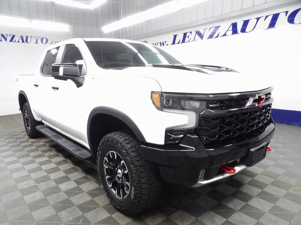 Used 2024 Chevrolet Silverado 1500 ZR2 w/ Technology Package image 3