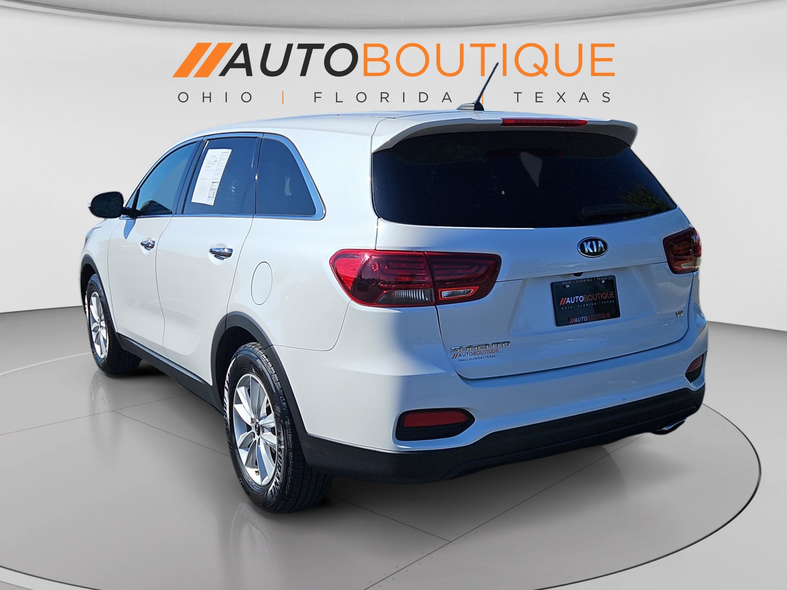 Used 2019 Kia Sorento FWD V6 image 3