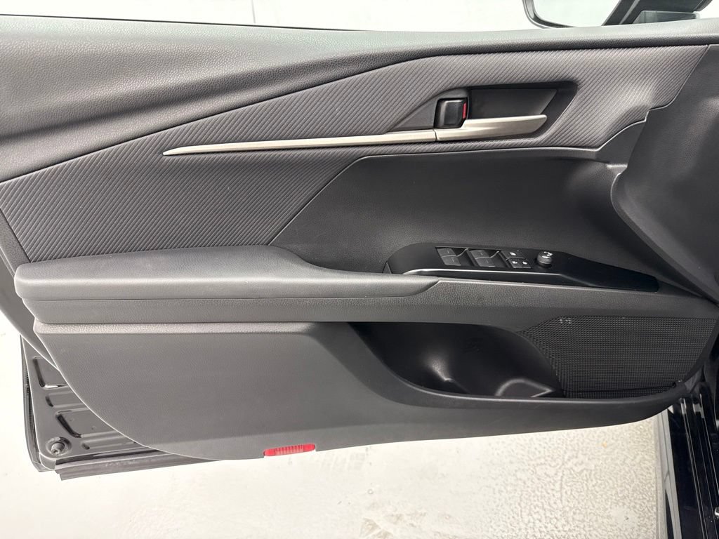 Used 2025 Toyota Camry SE FWD image 21
