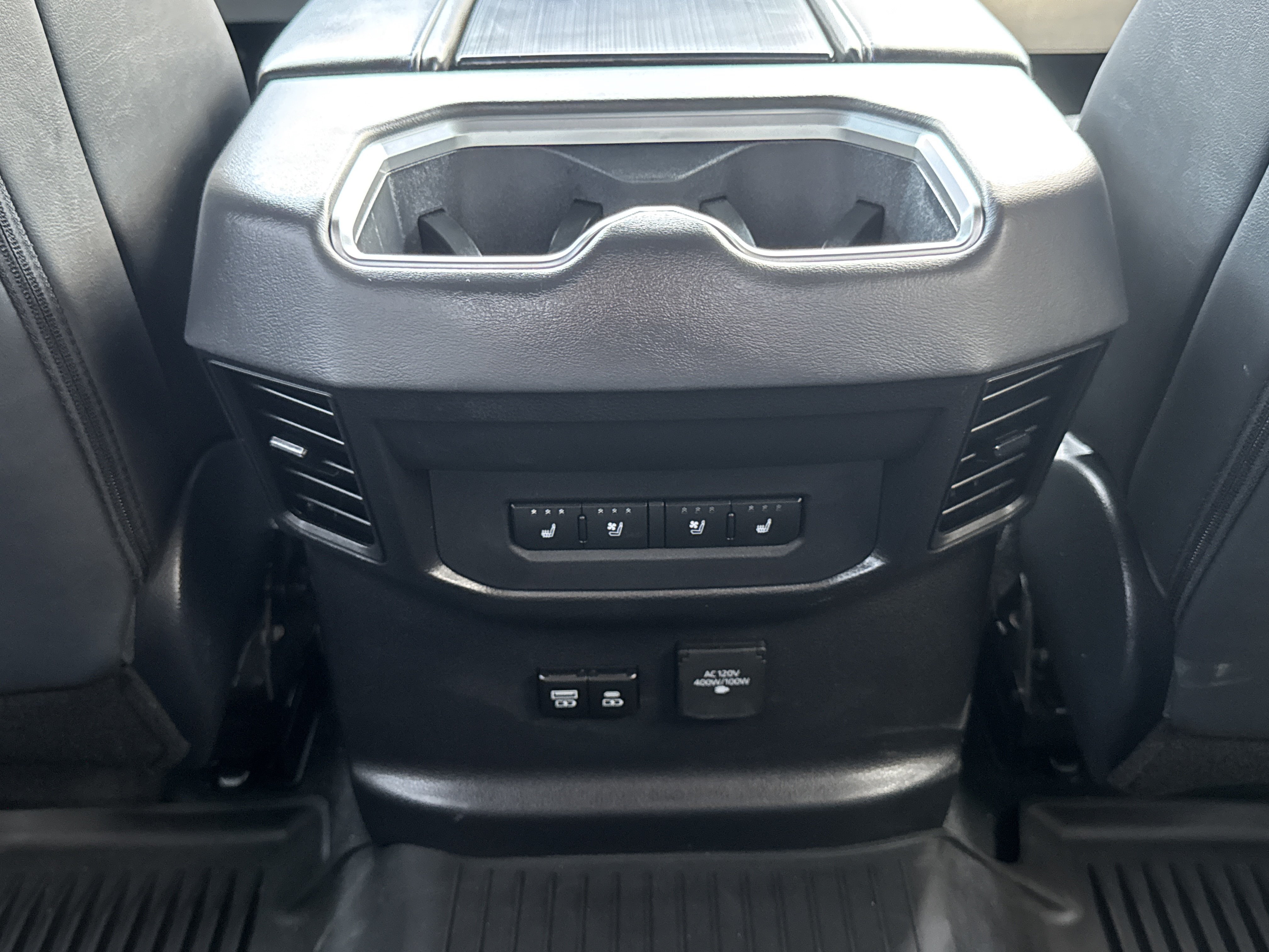 Used 2025 Toyota Tundra Platinum AWD/4WD image 16